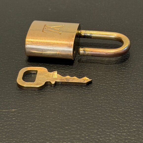 Louis Vuitton Authentic Lock & Key 315 Great Condition - Picture 5 of 5